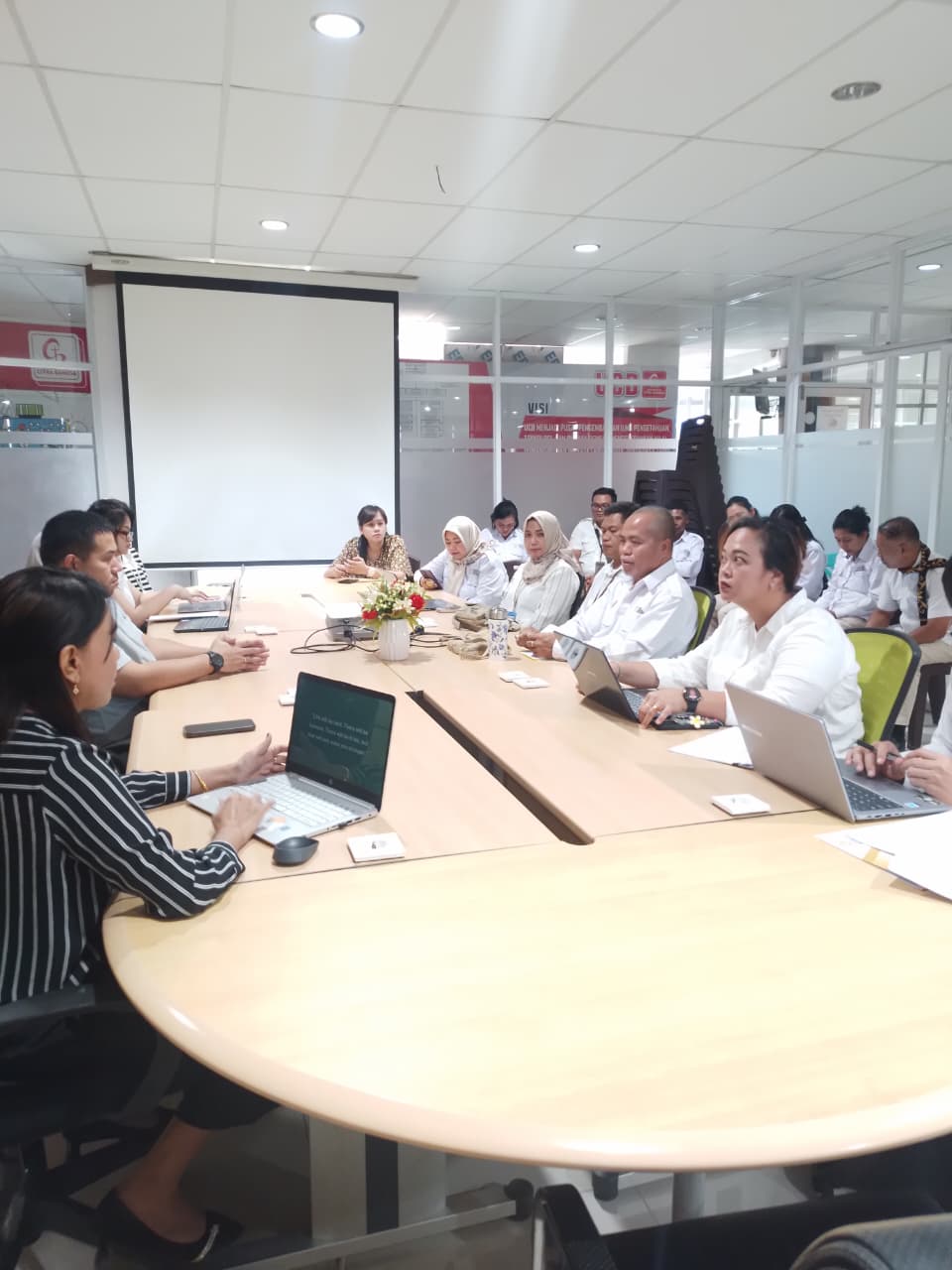 Kegiatan Monitoring Peserta Migrant Center
